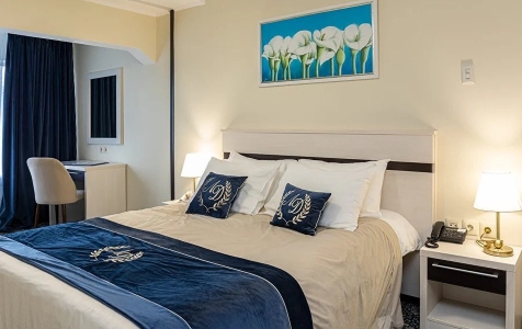 Люкс 2-местный 2-комнатный в главном корпусе, фото 1