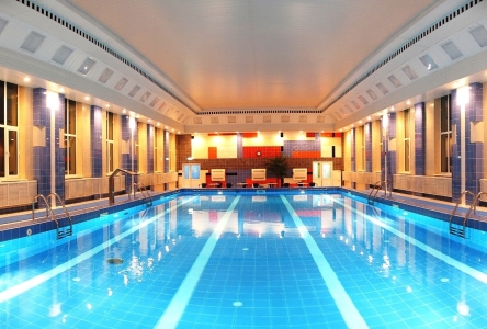 Крытый бассейн