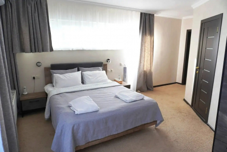 Коттедж VIP Новый 2-местный 2-комнатный 2-этажный, фото 1