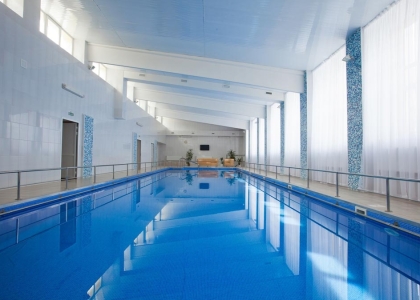 Крытый бассейн