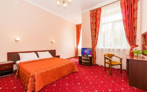 Люкс 2-местный 2-комнатный с балконом, фото 3