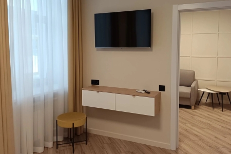 Люкс 1-местный 2-комнатный с широкой кроватью, фото 2