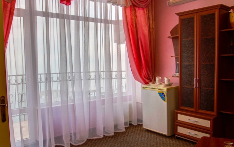 Люкс 4-местный 2-комнатный с двумя балконами и видом на море, фото 3