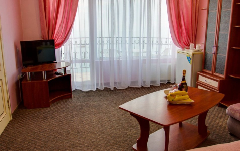 Люкс 4-местный 2-комнатный с двумя балконами и видом на море, фото 4