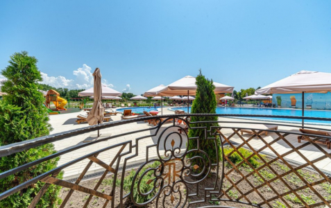 Комфорт Комфорт 3-местный с видом на бассейн, парк, фото 6