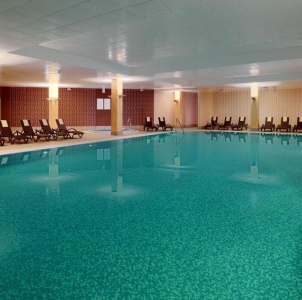 Крытый бассейн