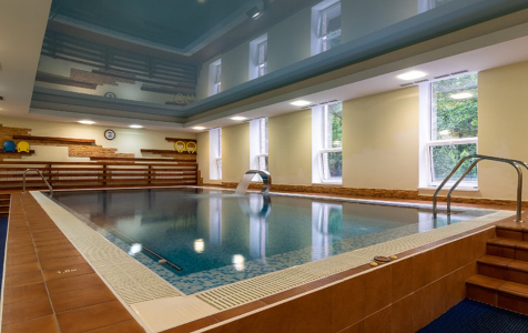 Крытый бассейн