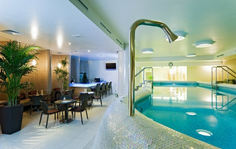 Крытый бассейн