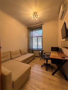 Трехместный номер Комфорт с двуспальной кроватью, фото 1