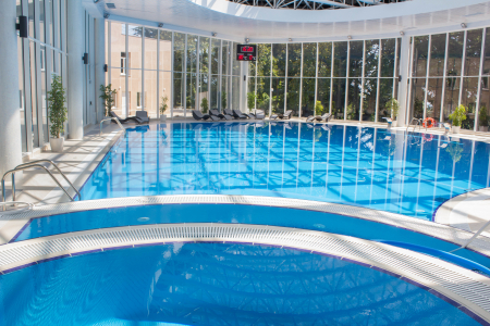 Крытый бассейн