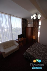 Люкс 4-местный 2-комнатный, 6 этаж, фото 3