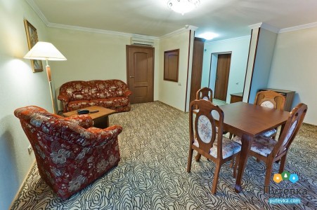 Deluxe Suite  Люкс 2-местный 2-комнатный (Президентский), фото 