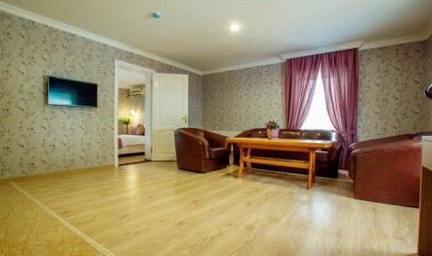 Люкс 4-местный 2-комнатный с балконом, фото 5