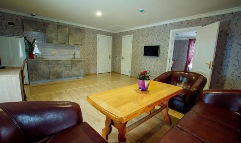 Люкс 4-местный 2-комнатный с балконом, фото 6