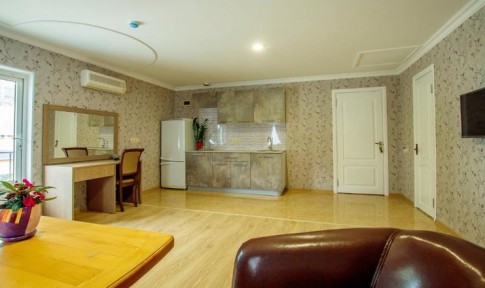 Люкс 4-местный 2-комнатный с балконом, фото 10