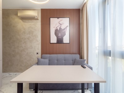 Апартаменты Люкс (2 спальни) 6-местный 3-комнатный. Этажи 14,15,16. гостиная объедененная с кухней, обрудованной обеденной зоной и 2мя спальнями, фото 9