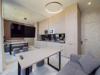 Апартаменты Люкс (2 спальни) 6-местный 3-комнатный. Этажи 14,15,16. гостиная объедененная с кухней, обрудованной обеденной зоной и 2мя спальнями, фото 10