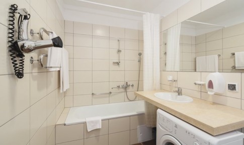 Апартаменты 2-местный 2-комнатный с одной спальней,вид на море с 3-5 этаж, фото 2