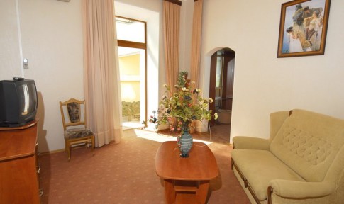 Джуниор сюит 2-местный 2-комнатный с отдельным внутренним двориком, фото 3