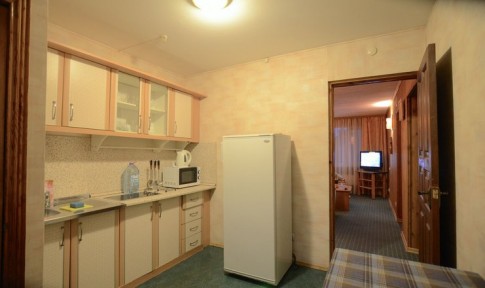 Коттедж 4-местный 3-комнатный «Украинская хата» с кухней, фото 