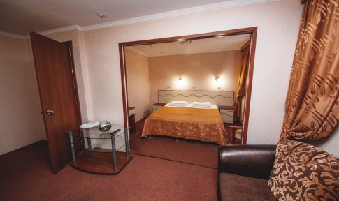 1 категория 2- местный с  одной двуспальной кроватью или двумя раздельными кроватями 1- 4 этаж, фото 