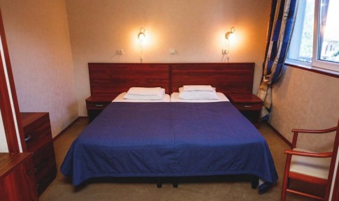 1 категория 2- местный с  одной двуспальной кроватью или двумя раздельными кроватями 1- 4 этаж, фото 